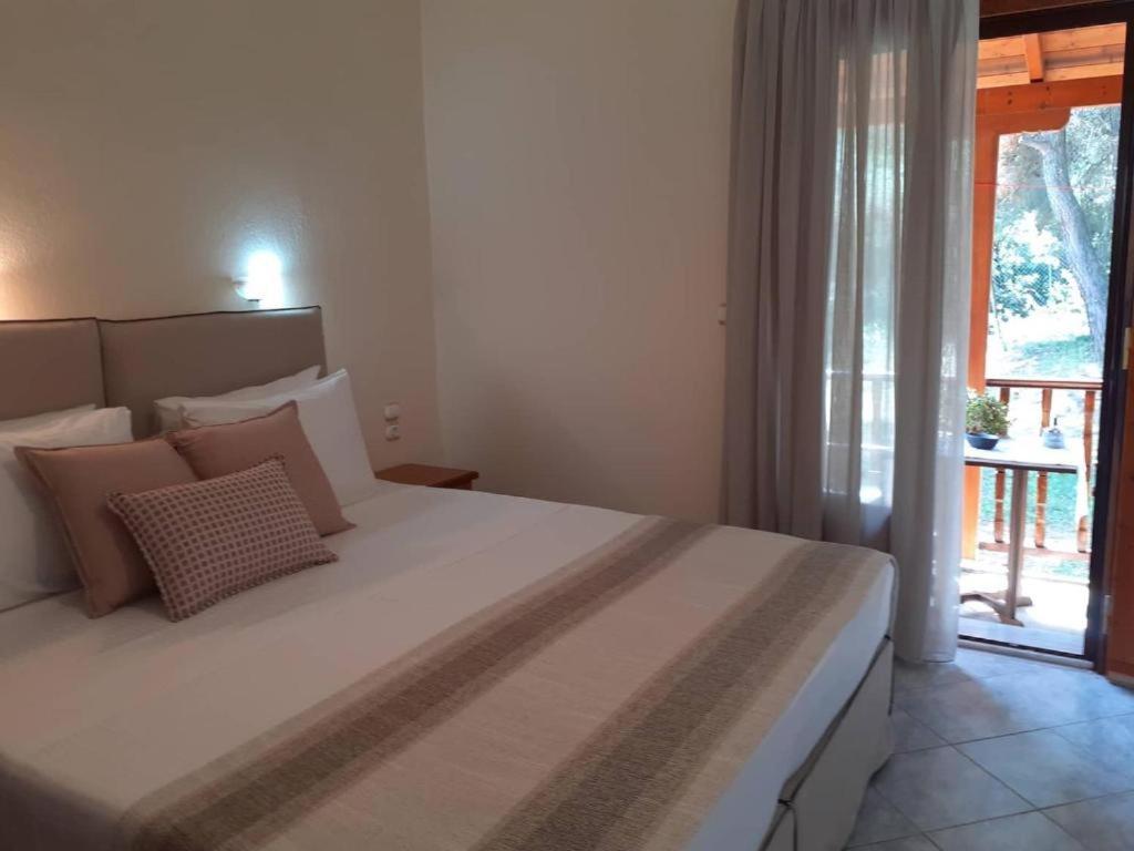 Forest Resort Suites Skiathos Troulos Eksteriør bilde